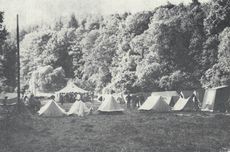 Pohled na stanový tábor branného kursu ve Vřesovicích.